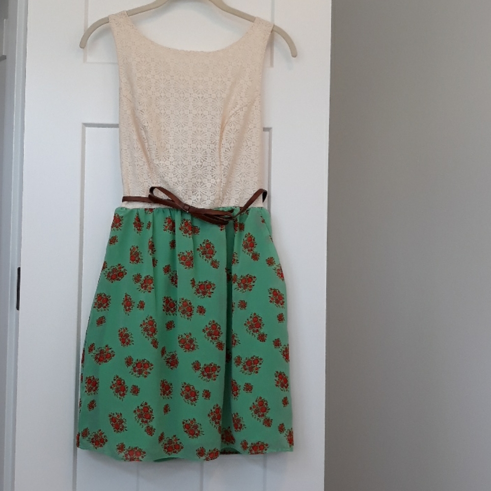 LAST CHANCE 12/31! Rue21 | Keyhole Crochet & Boho Floral Dress